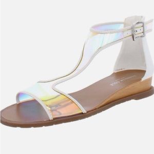 Kenneth Cole Jenessa T Strap Sandal Gold Iridescent White Wedge New